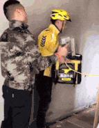 男子被车撞出3米求生欲,求生欲创造奇迹男子被撞