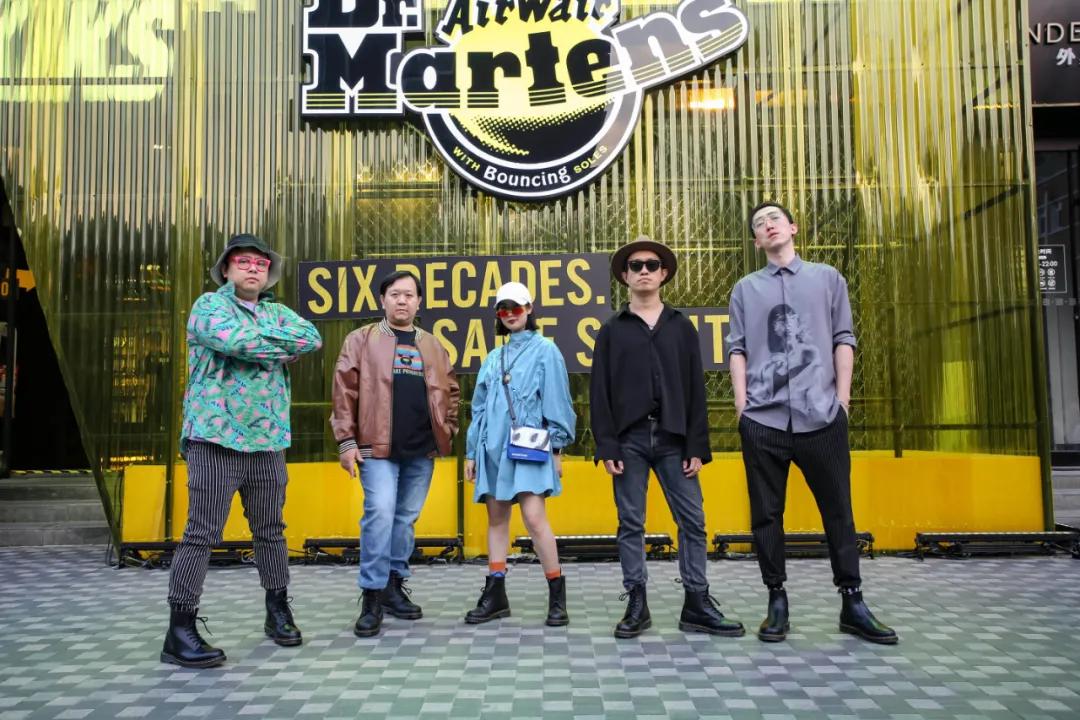 陈冠希欧阳娜娜新鞋,陈冠希clot阴阳鞋穿搭