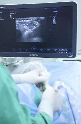 脱发为什么检查甲状腺功能,严重脱发是不是得了甲亢