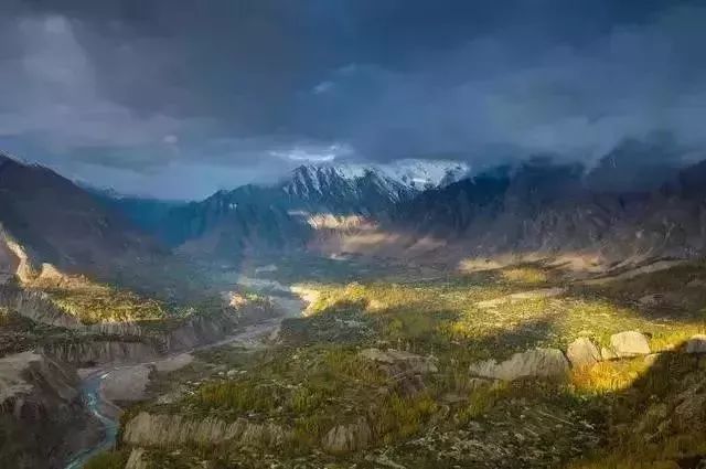 新疆喀什到巴基斯坦需要怎么过去,喀什通巴基斯坦公路