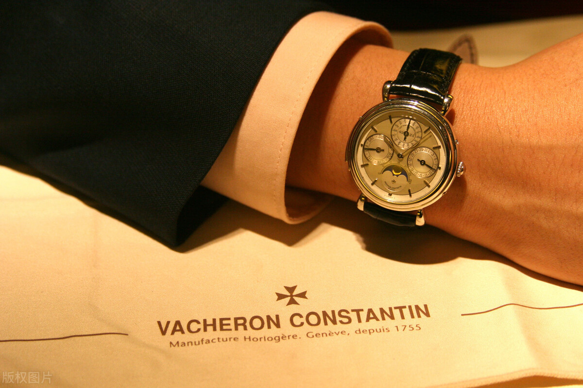 劳力士rolex116613ln全套2019年,劳力士的手表属于什么档次的手表