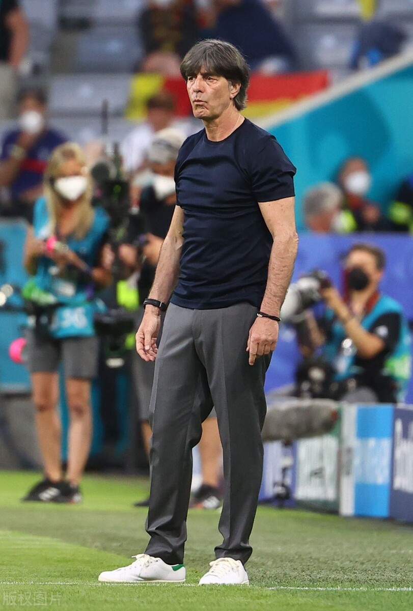 欧洲杯德国主帅勒夫,勒夫个人时装秀