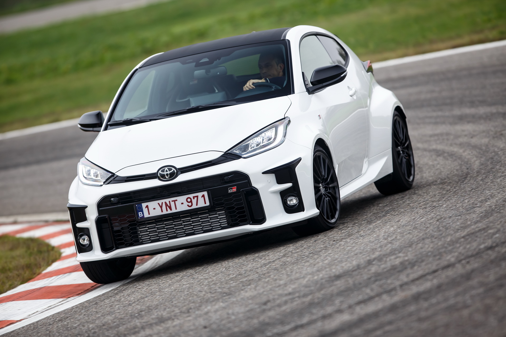 丰田yaris雅力士自动挡,丰田gr雅力士小钢炮公布售价