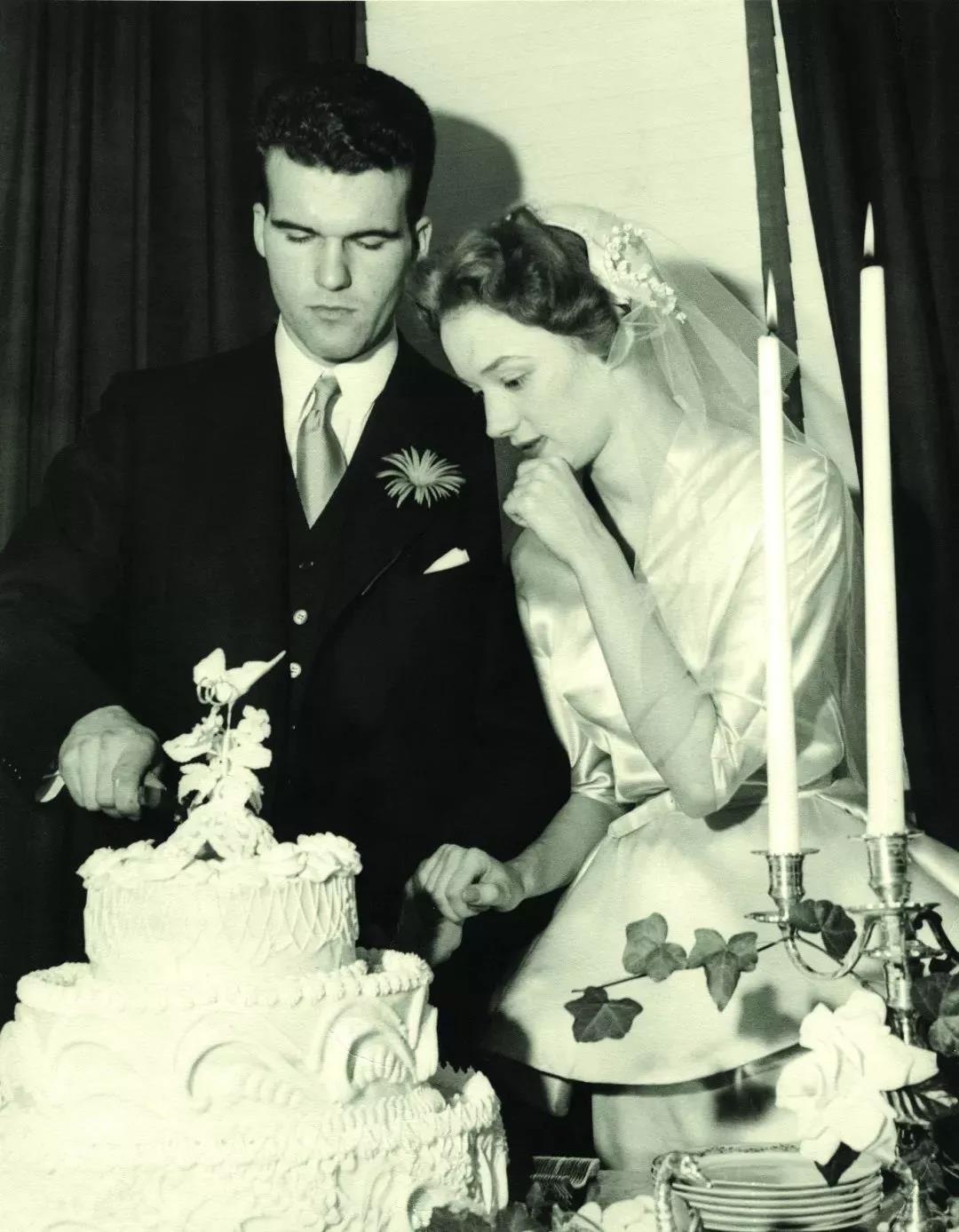 20世纪最受欢迎的女艺术家，她童年不幸，家人抑郁，终成传奇一生