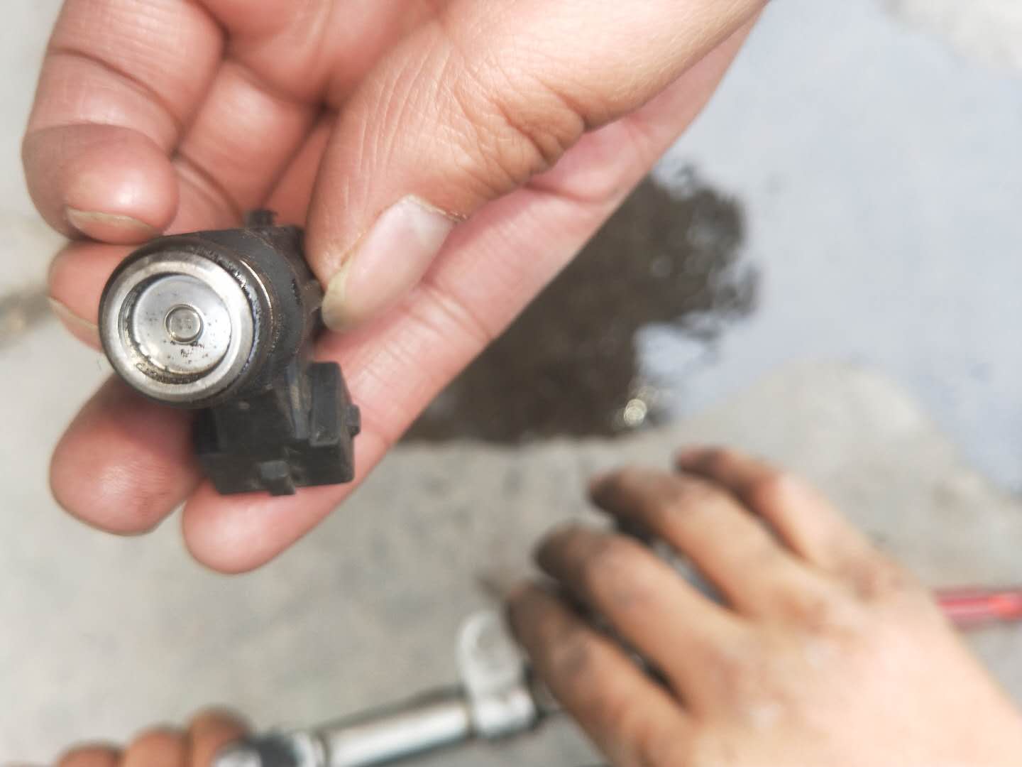 发动机怠速抖动的原因及解决办法,发动机怠速抖动最简单的解决方法
