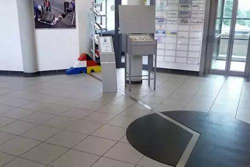 世界上十大奇葩国界线,世界上最奇葩的国界线万万没想到