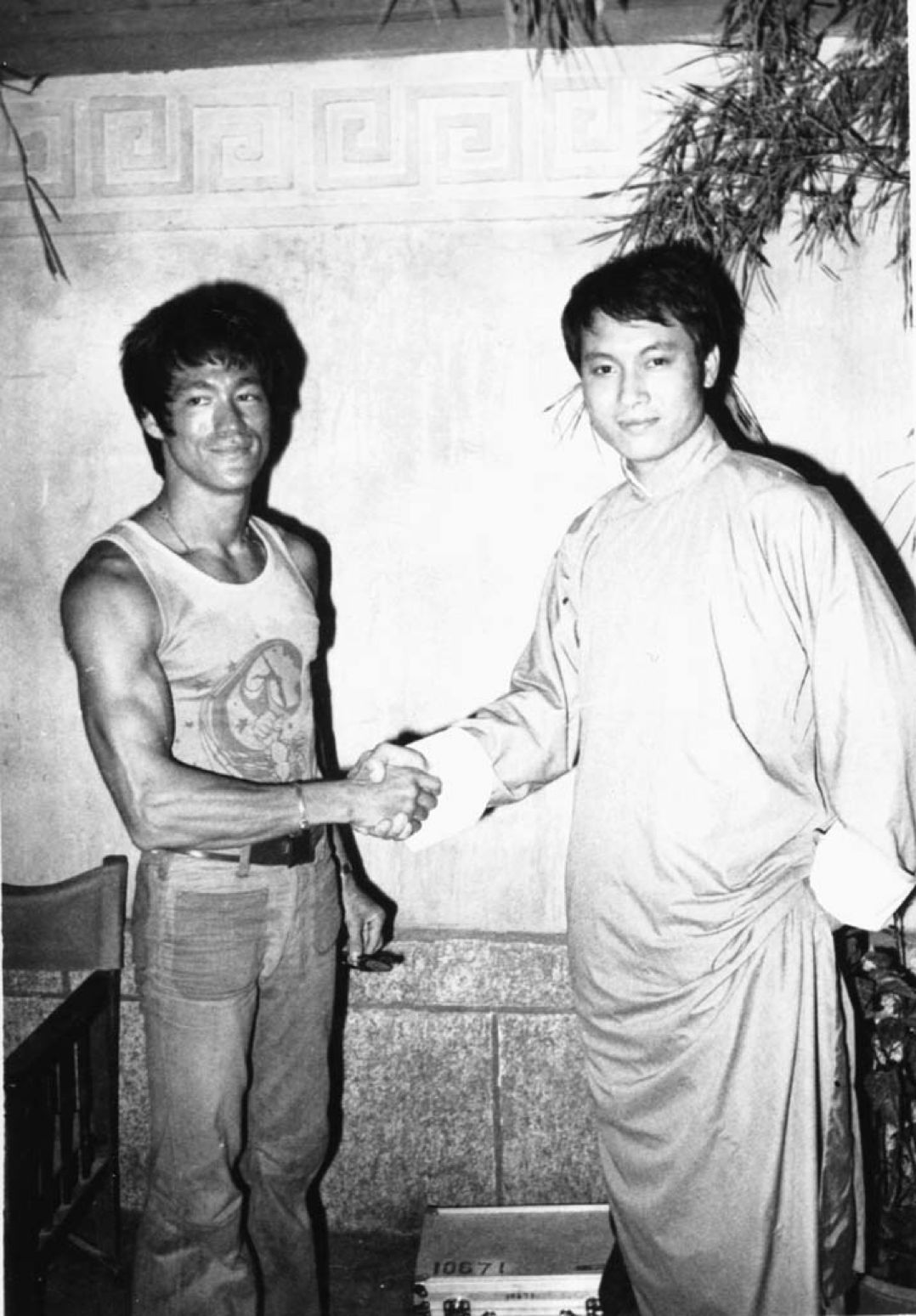 郑佩佩岳华谈亦舒,亦舒岳华郑佩佩