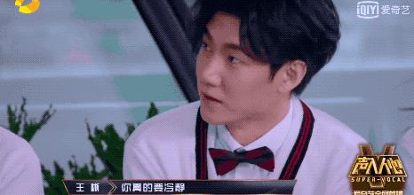 一开始我以为爱上了实力派,没想到他们还全是梗王