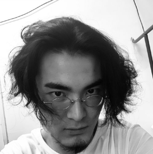 比孙笑川嘴臭、比药水哥真实，他活成了真正的抽象接班人