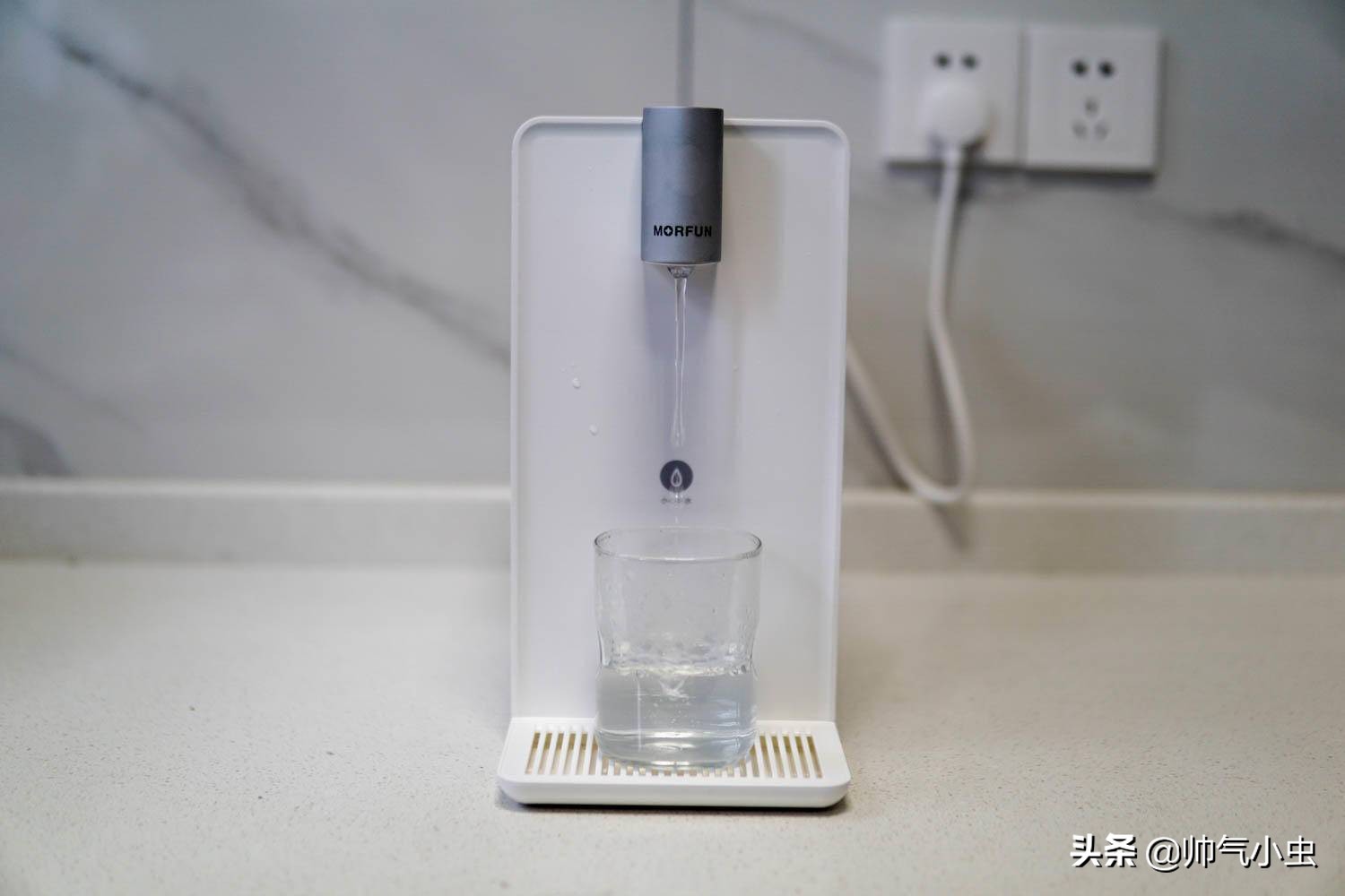 小米饮水机开箱,小米有品即热式立式饮水机1099