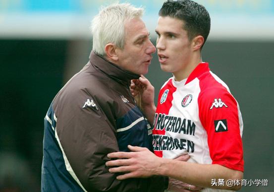弗尔克鲁格和范佩西谁厉害,罗宾范佩西头球