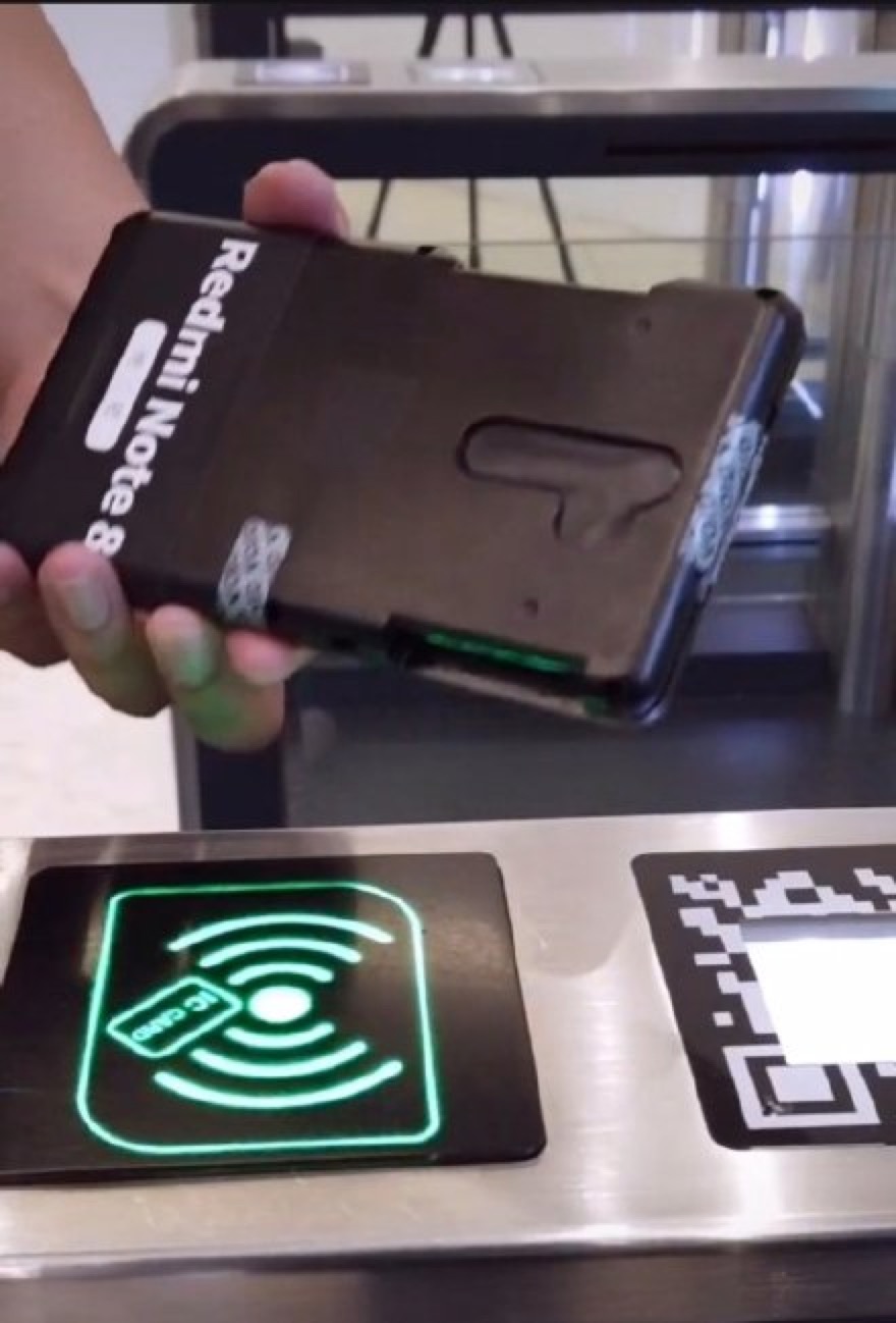 米粉疯狂了!不顾一切的热爱,小金刚二代强势登场!荣耀怕了吗?