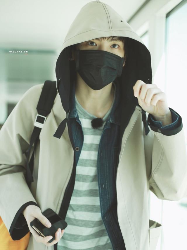 毕雯珺被朱正廷拉领带,朱正廷毕雯珺偶练总决赛拉领带