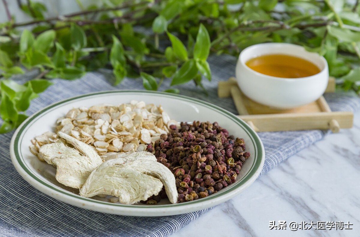 外阴白斑是内分泌失调导致的吗,阴虚火旺型外阴白斑怎么治疗