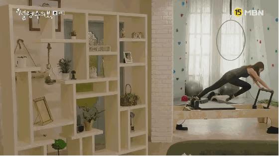 她靠“脸崩”博出位，曾经的女王要“凉凉”