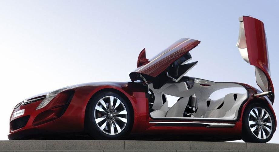 汽车的车门,汽车的车门怎么能打开