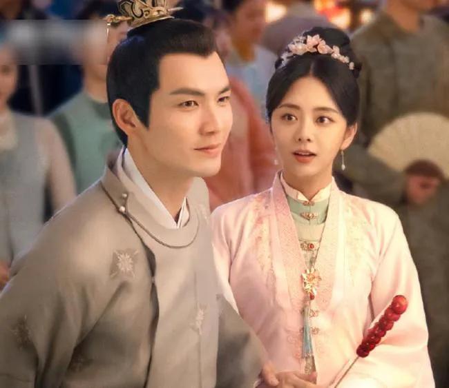 行走的荷尔蒙,这6位越老越有味,大胡茬克制又霸道,气质太绝了