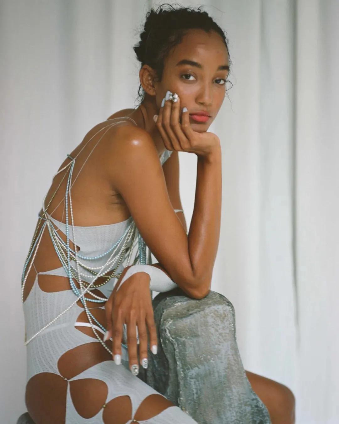 周睿:本科清华美院硕士帕森斯;首位入围LVMH决赛的中国设计师