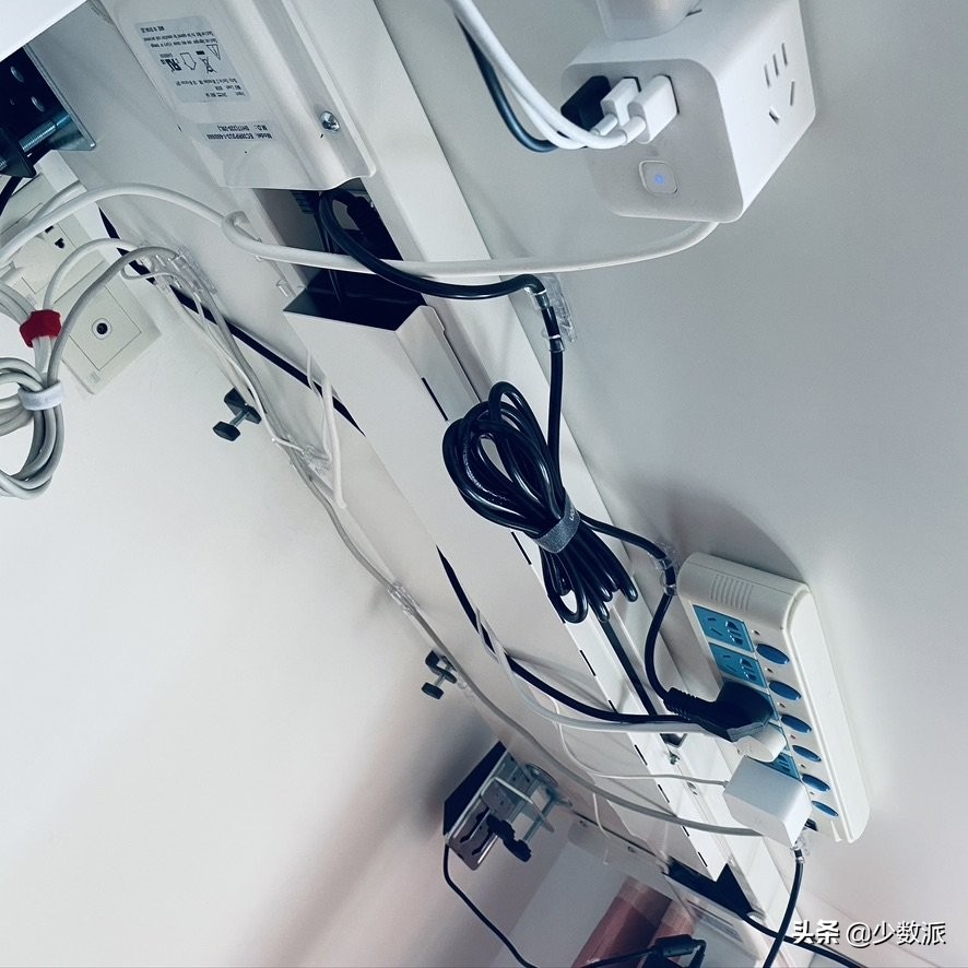 工作娱乐自由切换,工作时玩游戏怎么切换到桌面