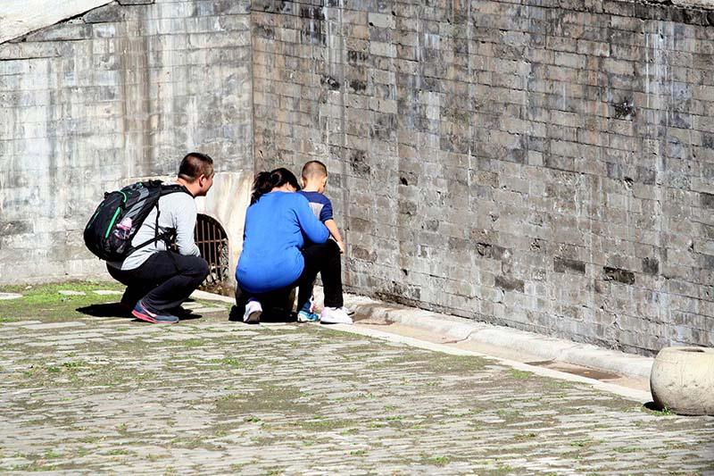 天凉孩子尿多怎么回事,小班幼儿总是尿裤子原因