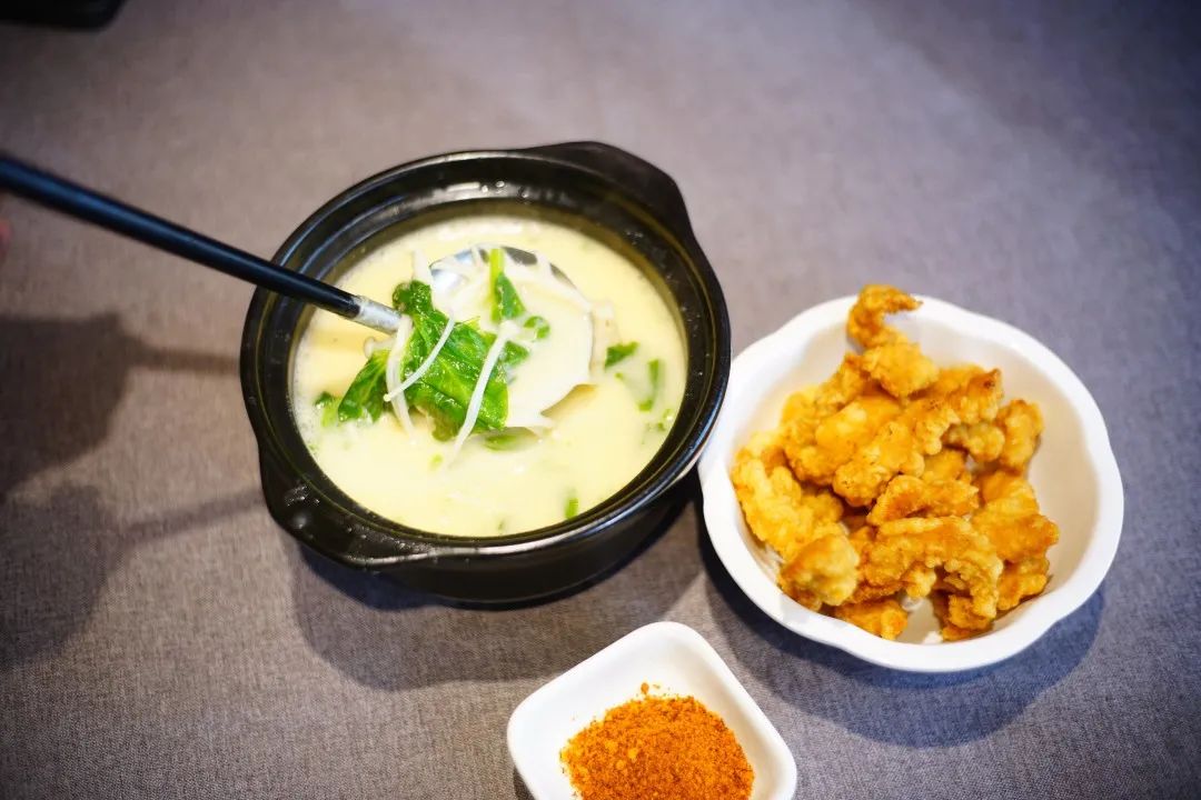 这条街,可能是全上海最时髦又接地气的