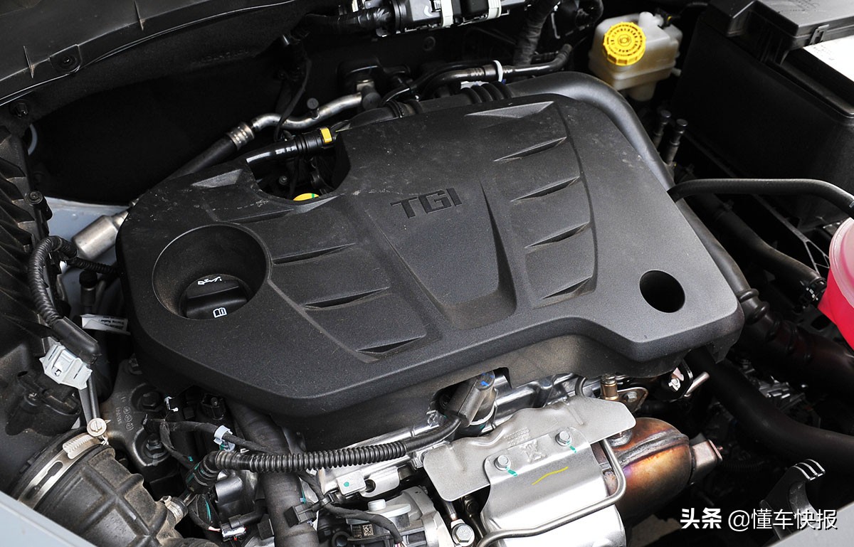 新款suv全新荣威rx5plus,体验感和颜值很高的车