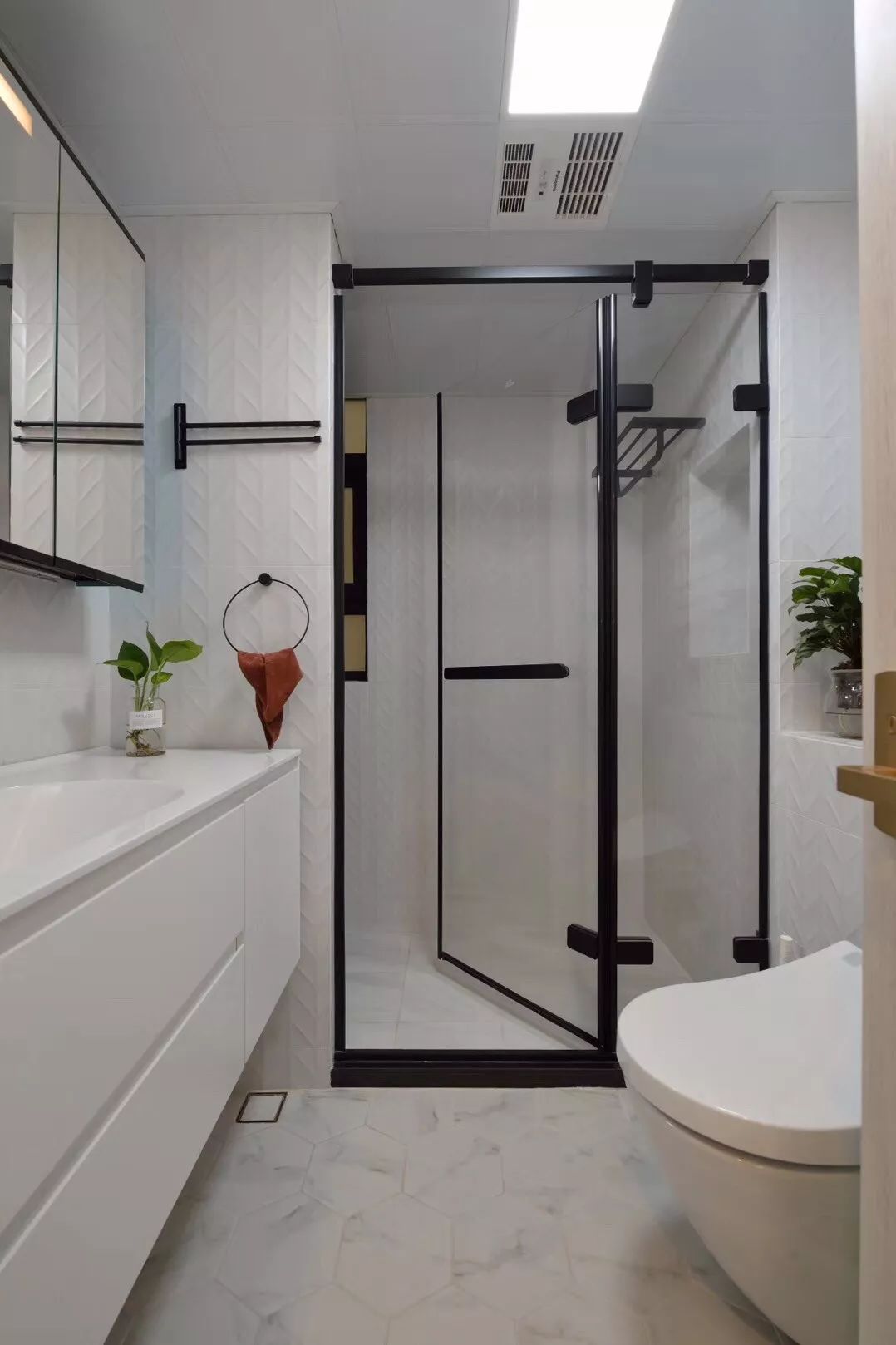 卫生间小毛巾架用哪种,卫生间打孔挂毛巾架会影响防水吗