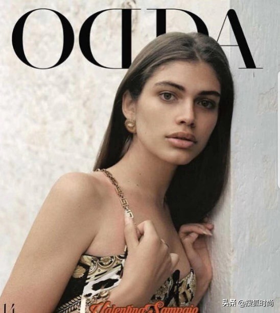 深度｜维密启用变性人，巴塞泳池开放裸泳，无性别时代悄悄来临？