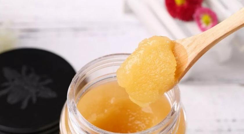 怎么鉴别真假蜂蜜最简单的办法,养蜂人教你如何辨别真假蜂蜜