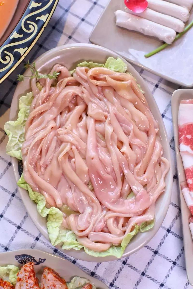 包锅底油碟的19.9自助火锅,一桌一个锅底39元自助油碟