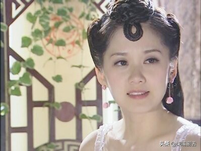 以前的古装女子，没钱打首饰，头发盘个小圈圈也能成为古装女神