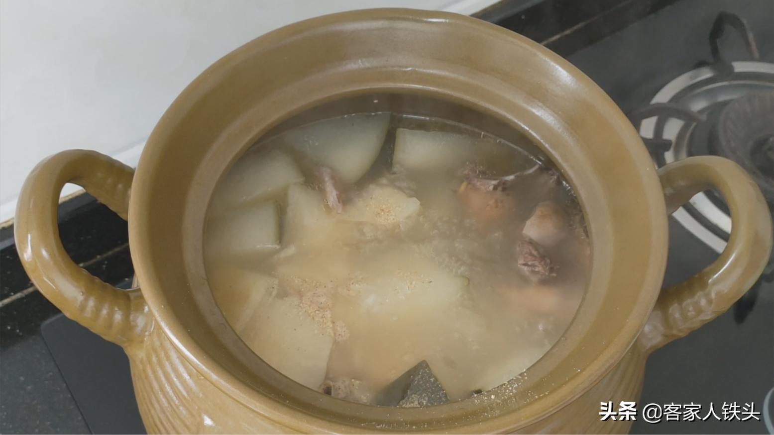 如何煲出又浓又好喝的老鸭汤,广东煲老鸭汤要什么汤料