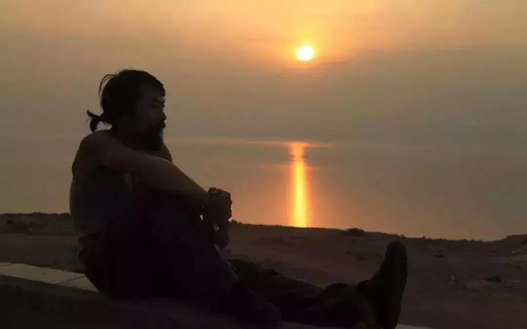 他7年骑行44个国家多次死里逃生,他7年环游中国18万公里绕赤道4圈