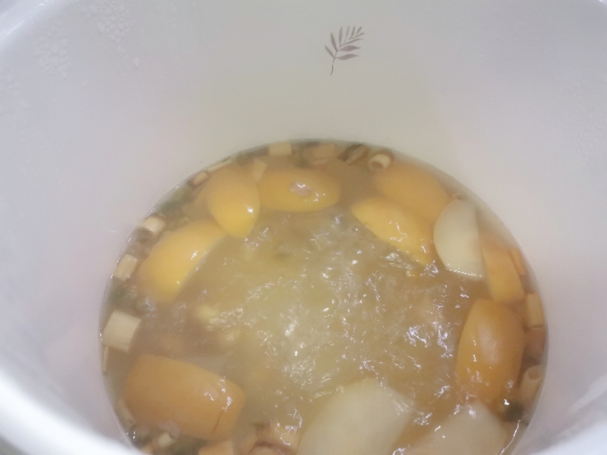 海底椰菊花雪梨膏教程视频,网红海底椰雪梨菊花膏的功效