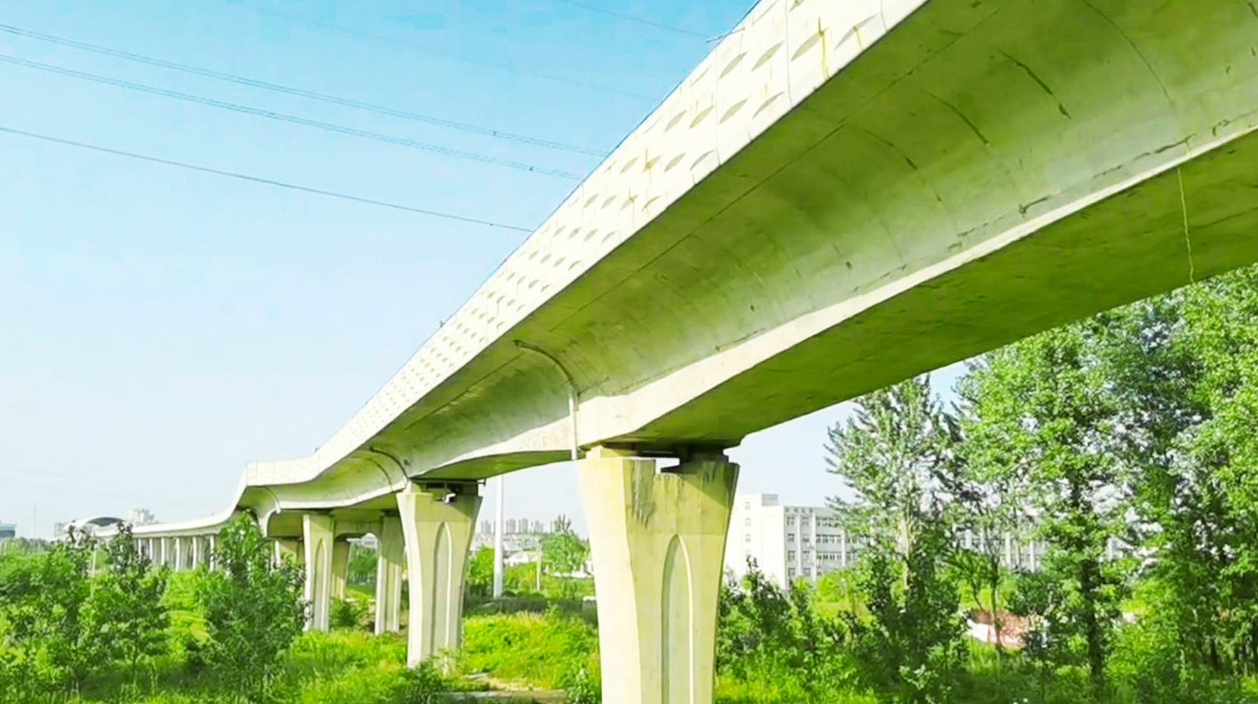 武汉长江江心惊现一条小路,武汉长江大桥下面江边