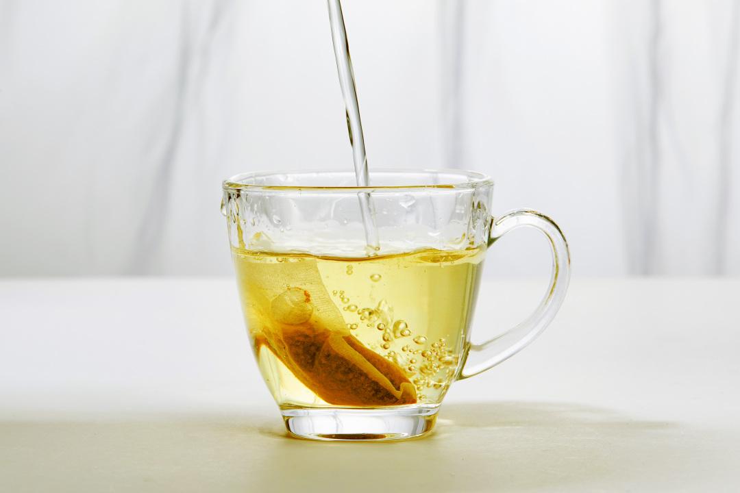 35岁男子查出肝癌一种水果不要吃,24岁小伙查出肝硬化