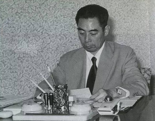 1971年,一件国宝在外宾宴会上离奇失踪,周总理如何高明处理?