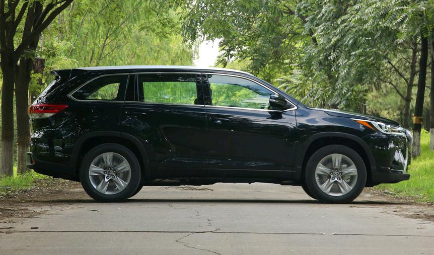 汉兰达2024款内饰布局,内饰汉兰达