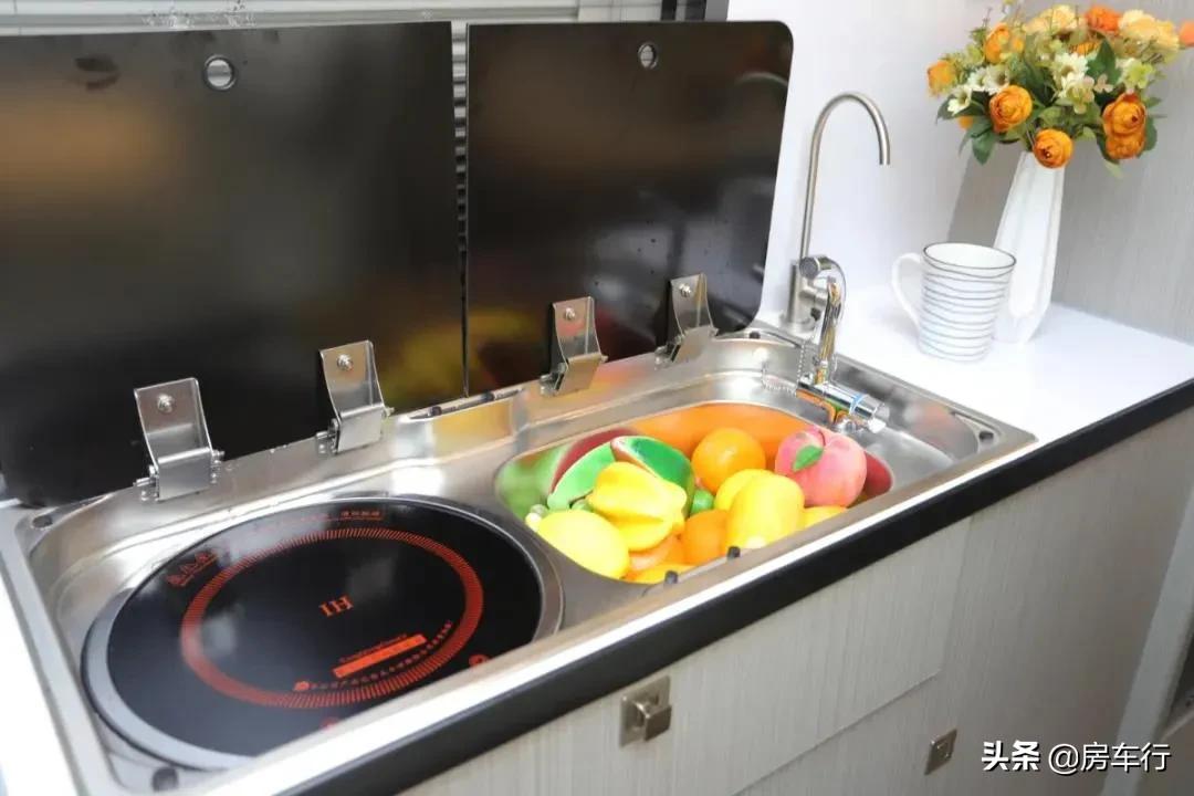 飞翔依维柯房车b型后厨卫,飞翔依维柯b型房车