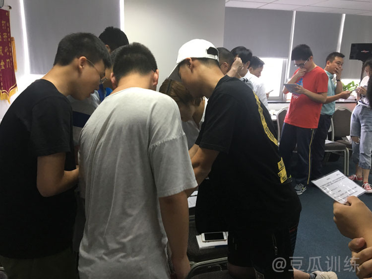 学生上台演讲开场自我介绍,高中生上台演讲自我介绍