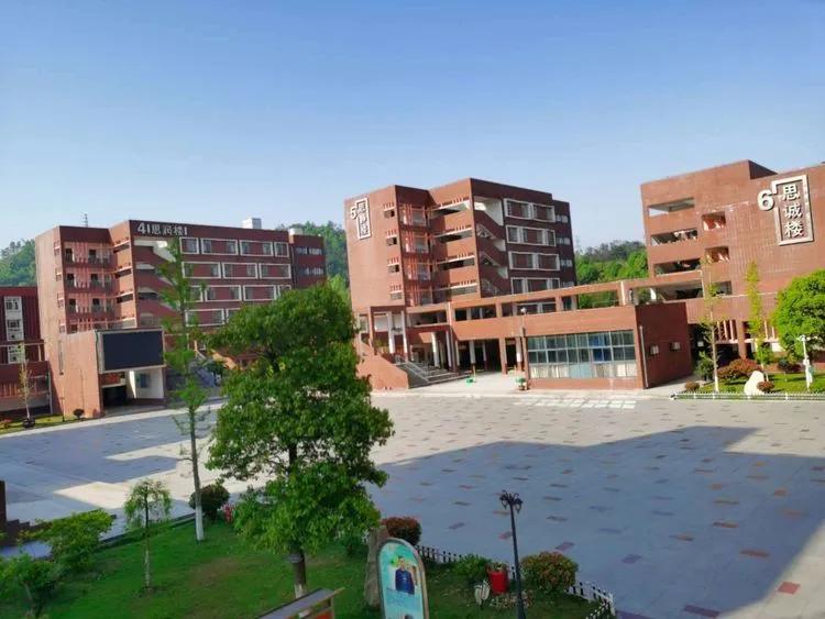 @亲爱的浠水思源学子：疫散花开，等你回来！