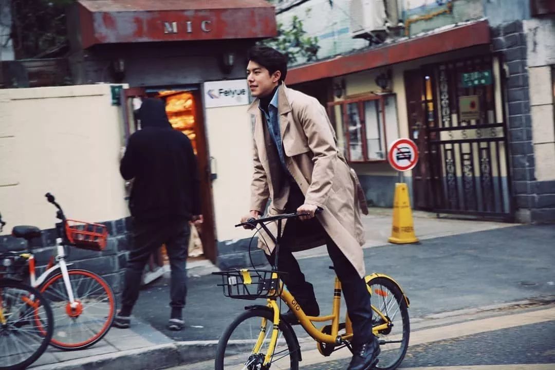 跟着ins学秋冬穿搭,ins简约穿搭男博主