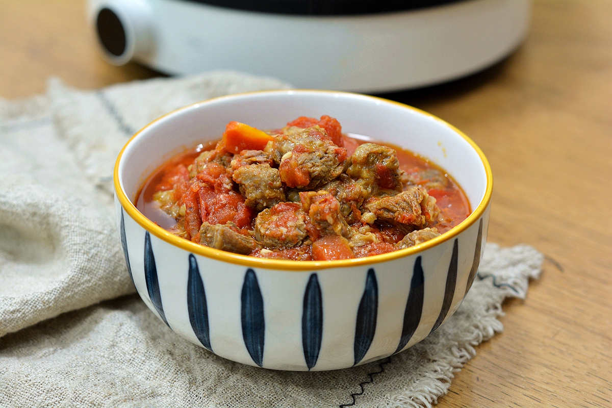 清炖牛肉的最正宗炖法番茄炖牛肉,番茄炖牛肉爽口营养味美开胃