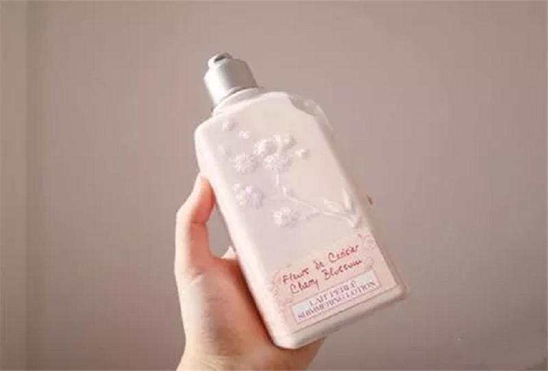 身体乳和润肤乳一样吗,身体乳和护肤品的区别