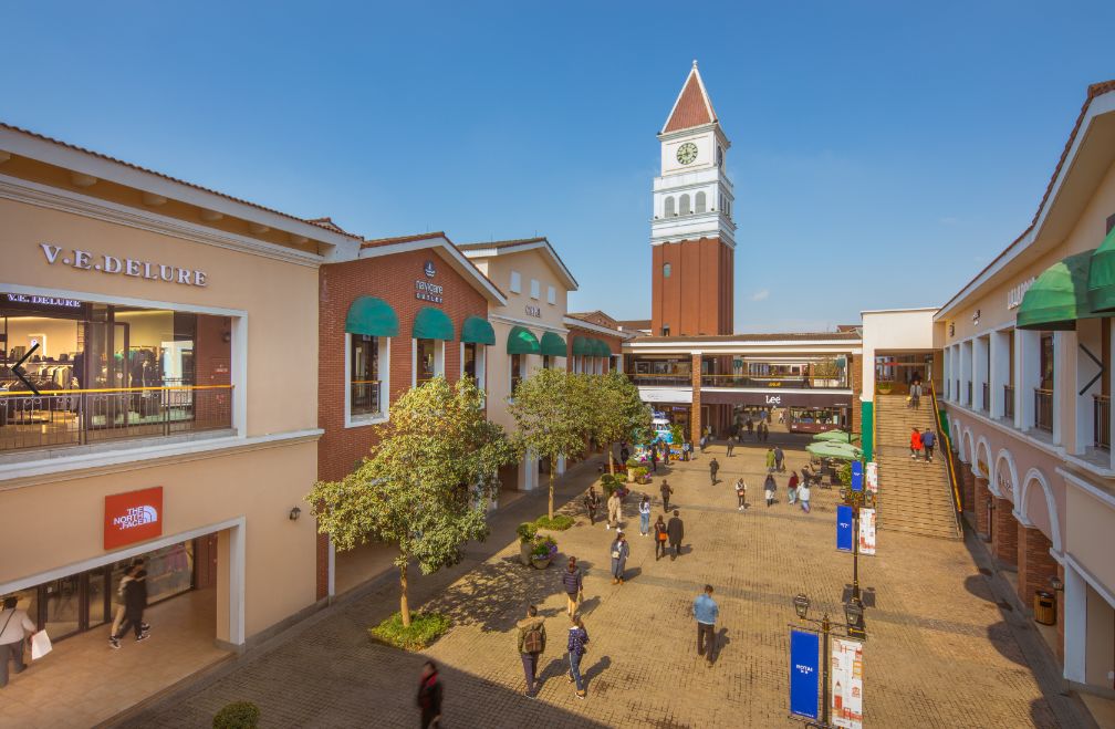 到底是哪些人在逛奥特莱斯？