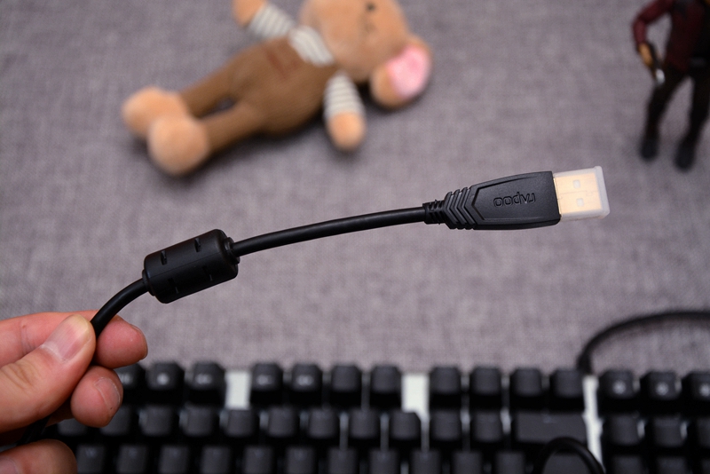 雷柏悬浮式青轴朋克机械键盘,雷柏1000元机械键盘推荐