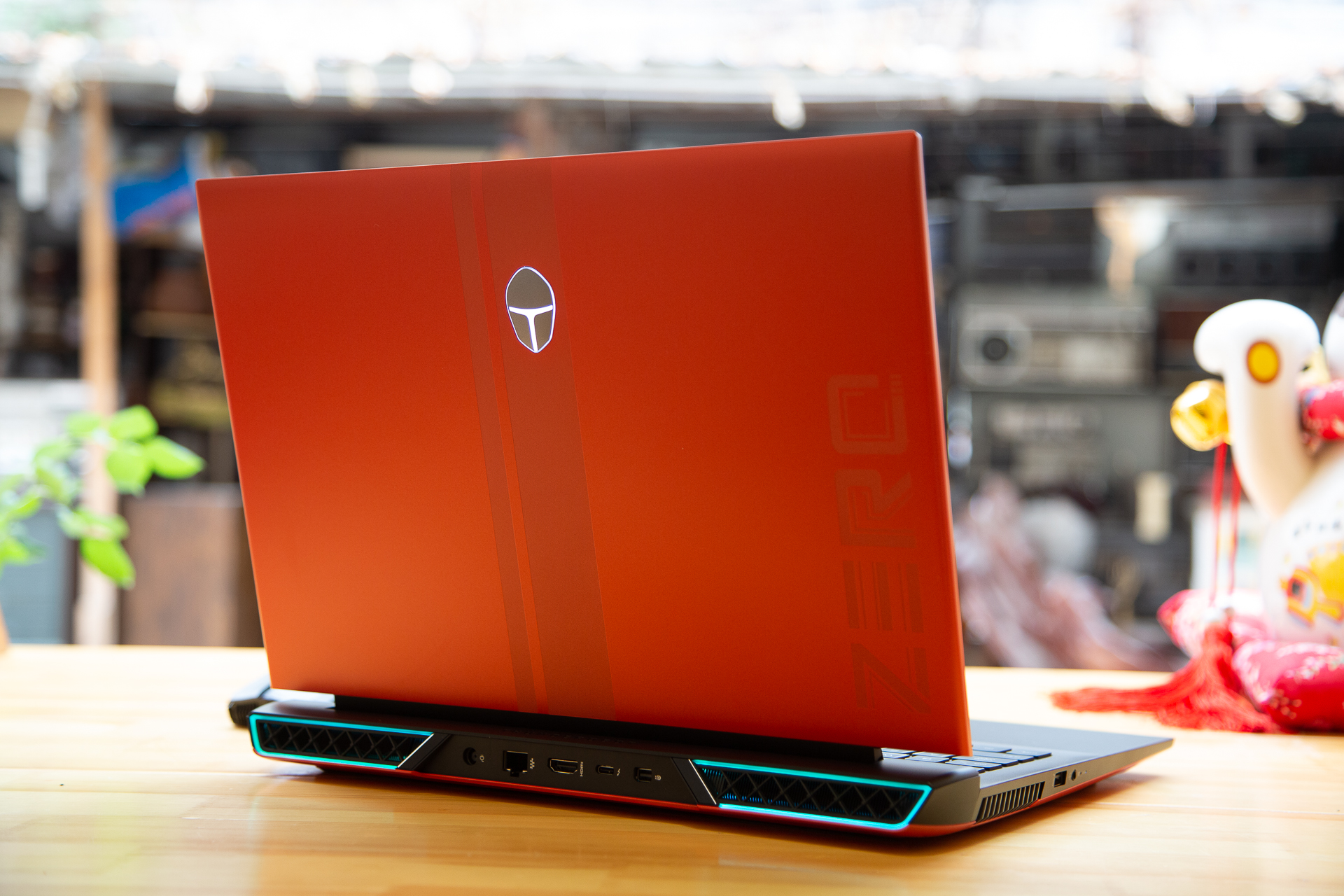 雷神zeror5800h和11800,雷神zero12700h3070ti测评