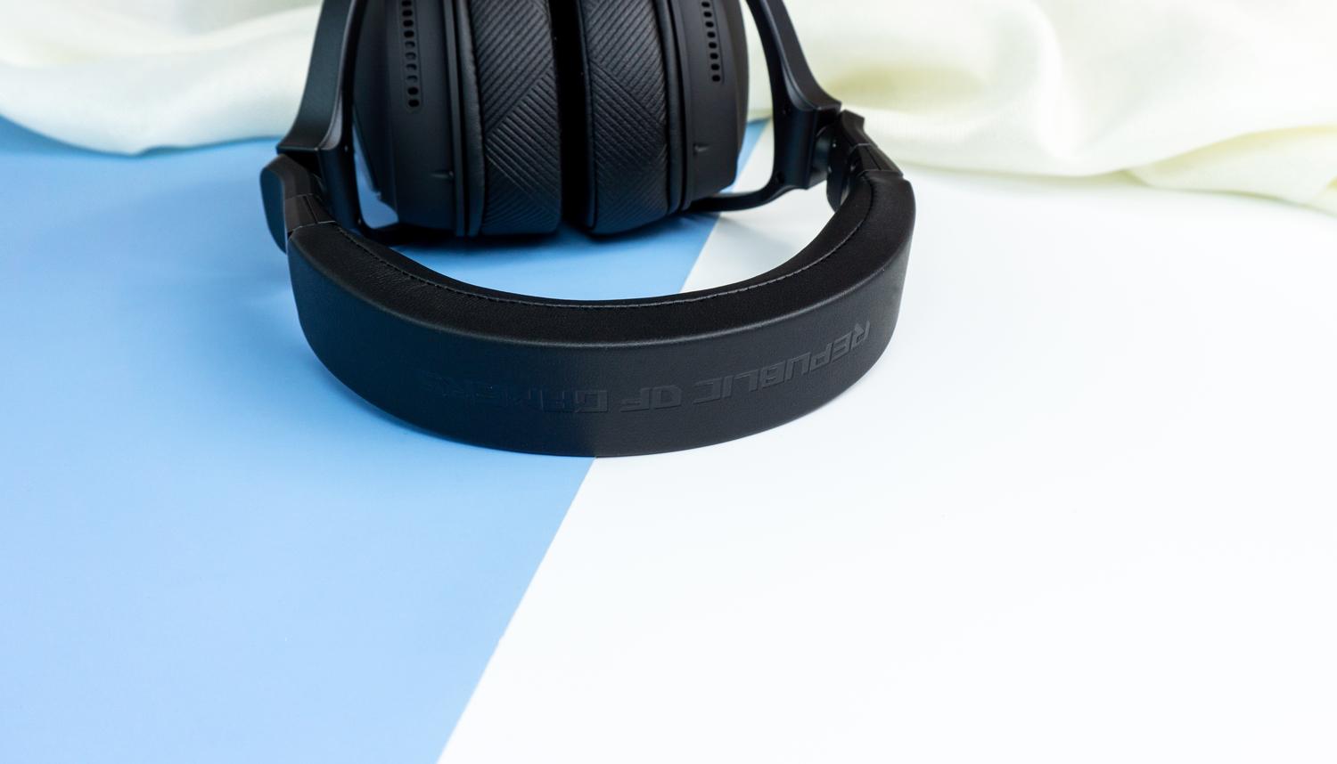 游戏宅理想桌面,电竞头戴式耳机rog棱镜s