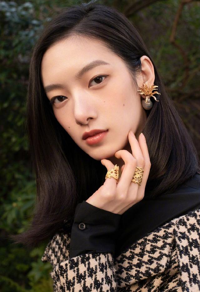 项偞婧清冷倔强,项偞婧清冷图片