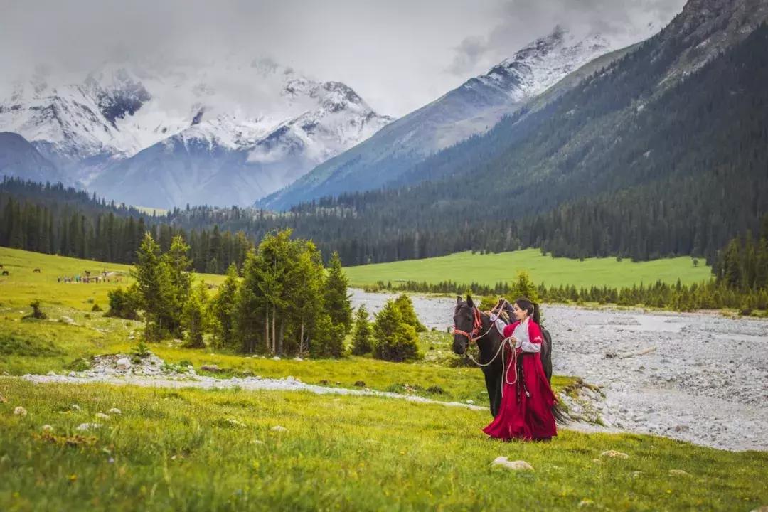 跟着cc一起去旅行吧,跟着摄影团去旅游